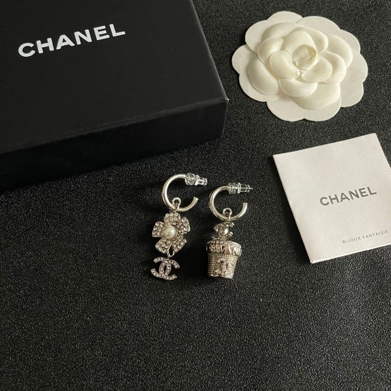 Supportive Chanel Earrings 226190