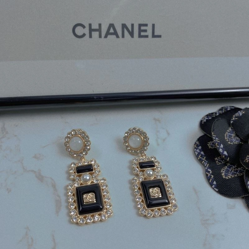 Refined Chanel Earrings 226174