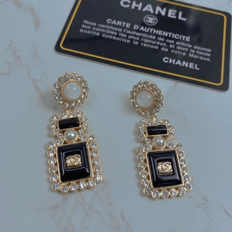 Refined Chanel Earrings 226174