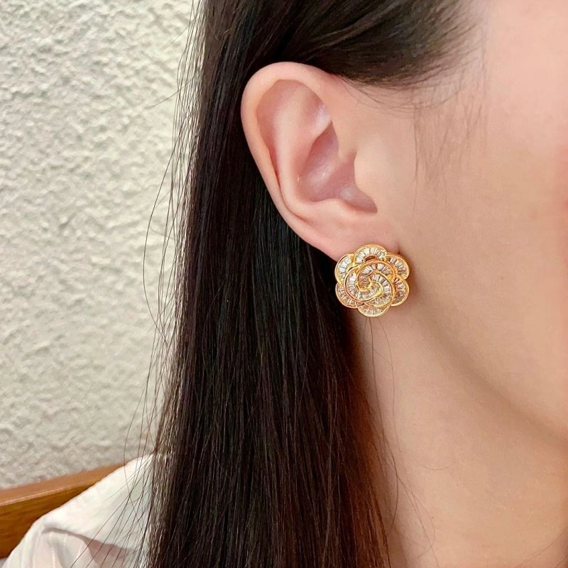 Sleek Chanel Earrings 226161