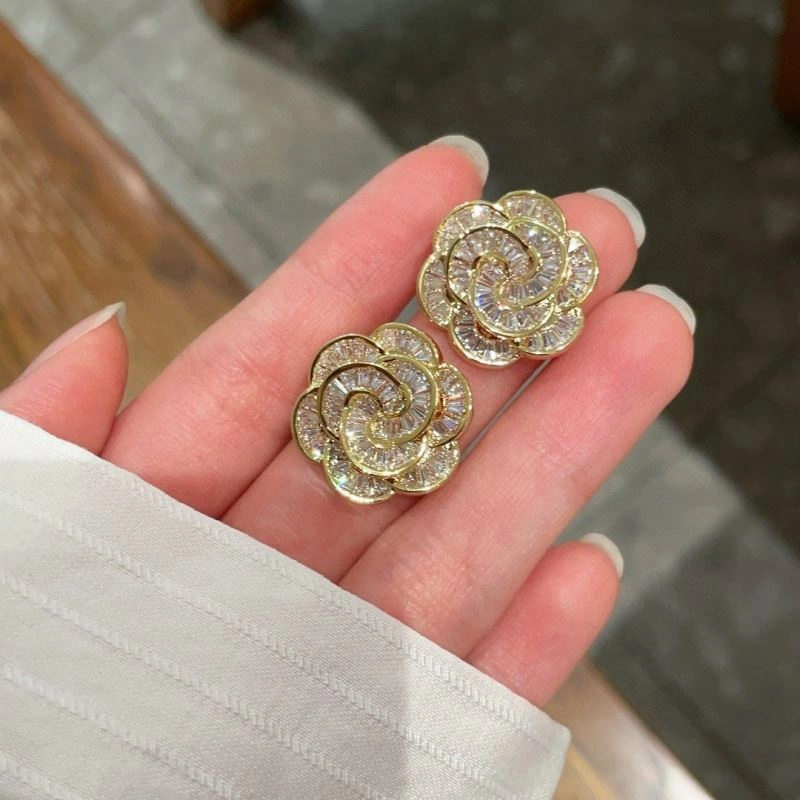 Sleek Chanel Earrings 226161