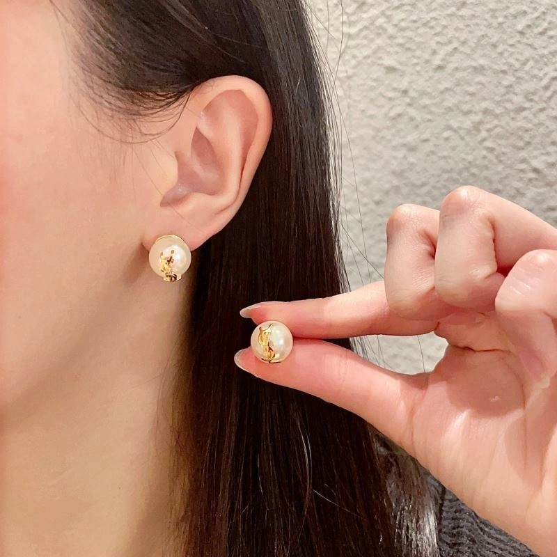 MoistureWicking Chanel Earrings 226206