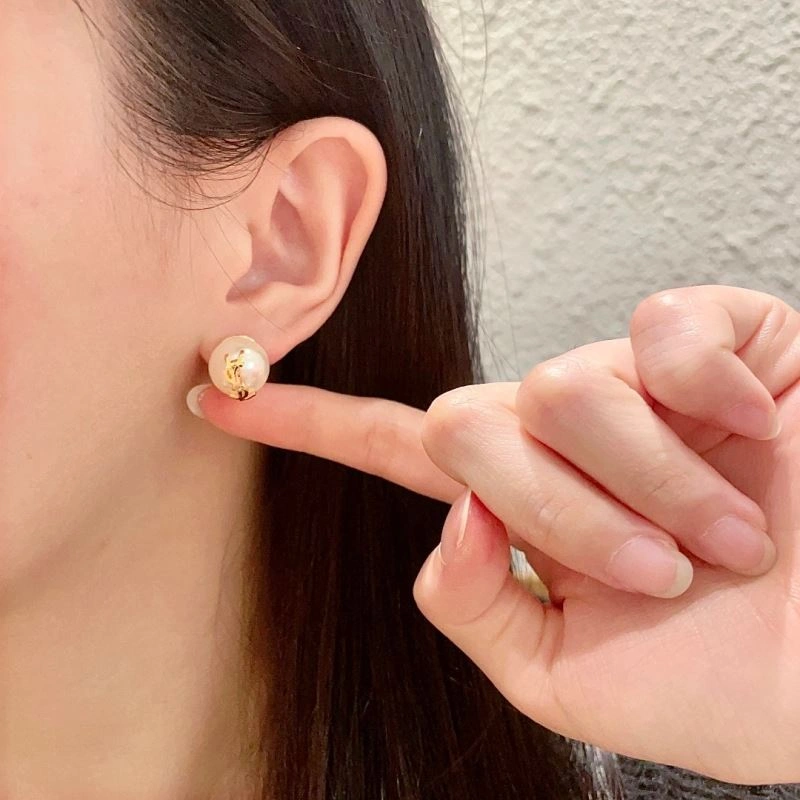 MoistureWicking Chanel Earrings 226206