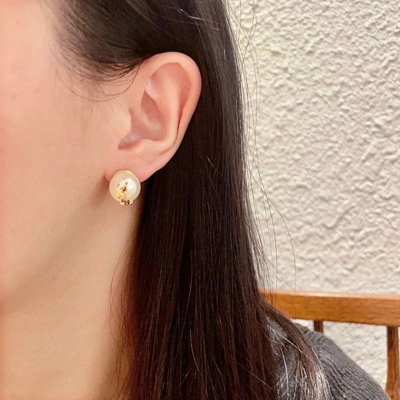 MoistureWicking Chanel Earrings 226206