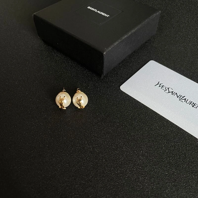 MoistureWicking Chanel Earrings 226206