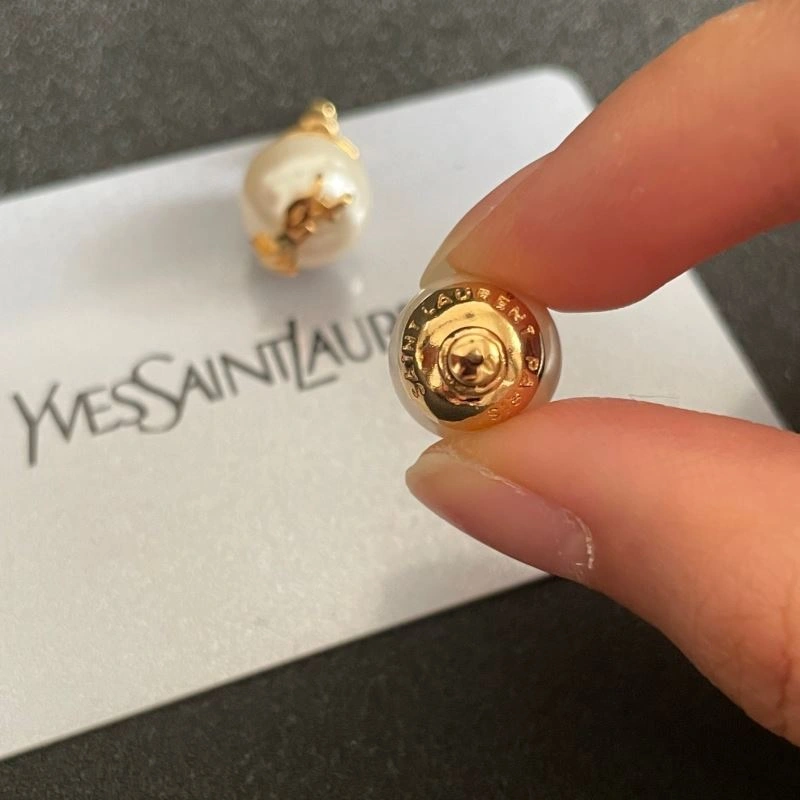MoistureWicking Chanel Earrings 226206