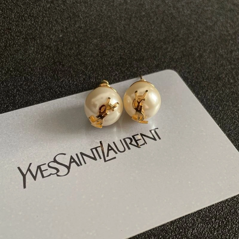 MoistureWicking Chanel Earrings 226206