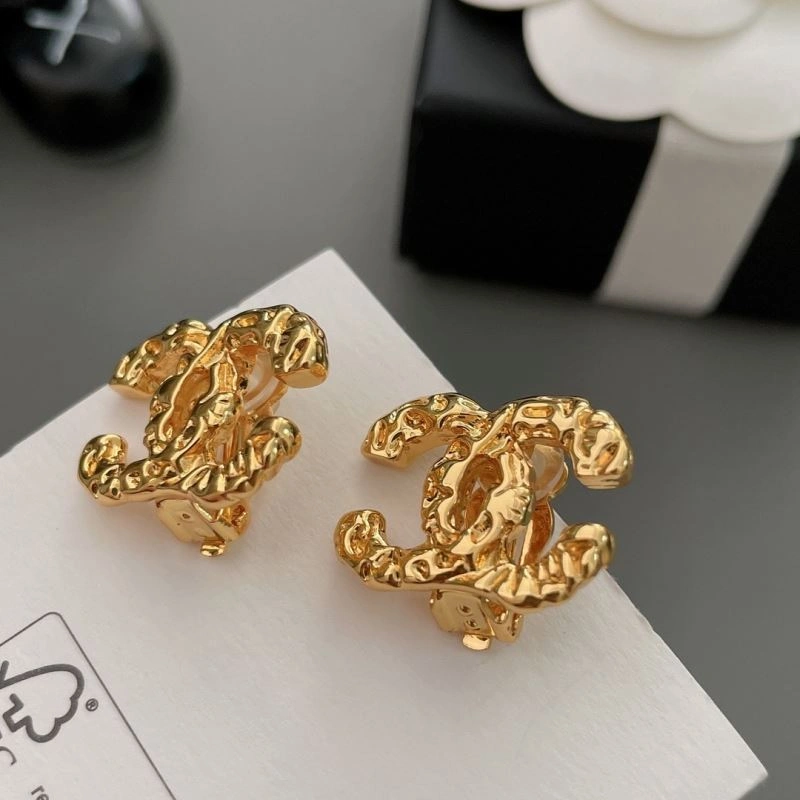 Chic Chanel Earrings 226155