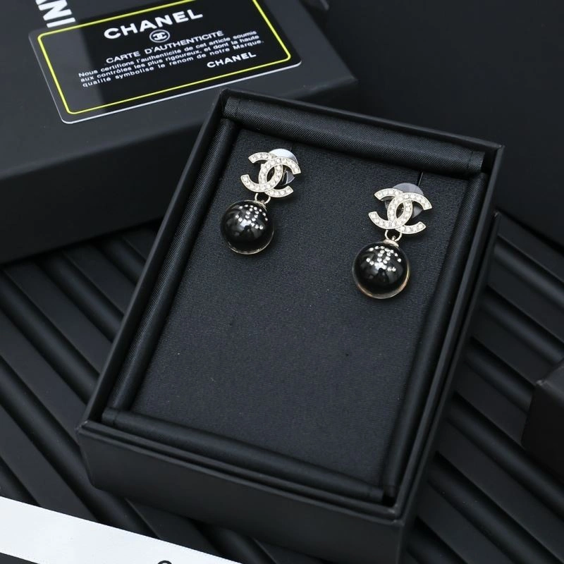 Chanel Earrings Versatile 226173