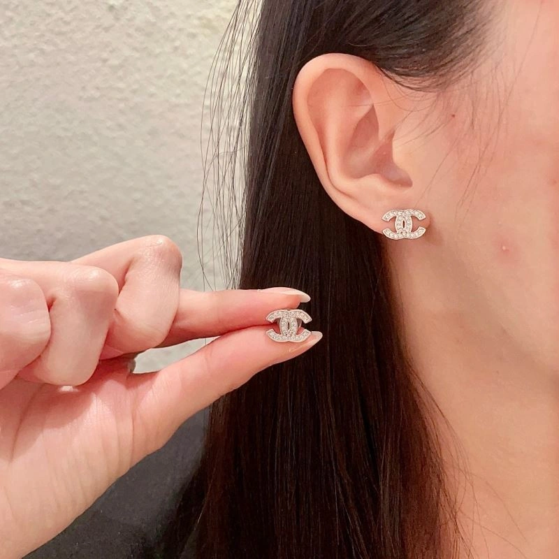 Chanel Earrings Durable 226100
