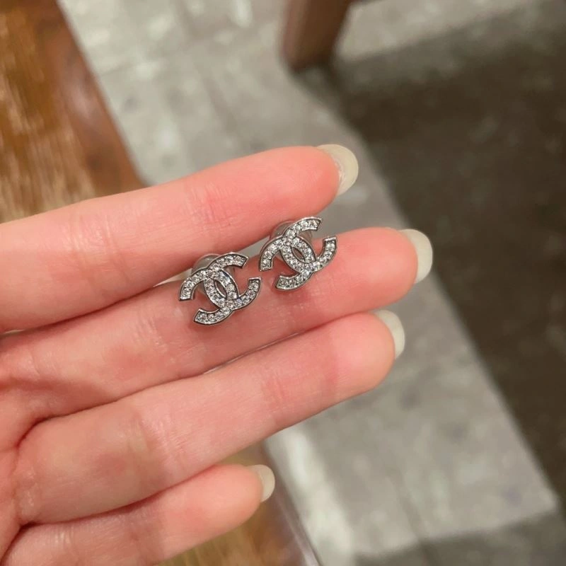 Chanel Earrings Durable 226100