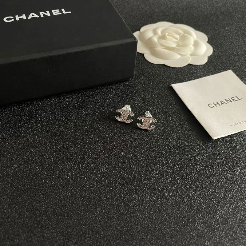 Chanel Earrings Durable 226100