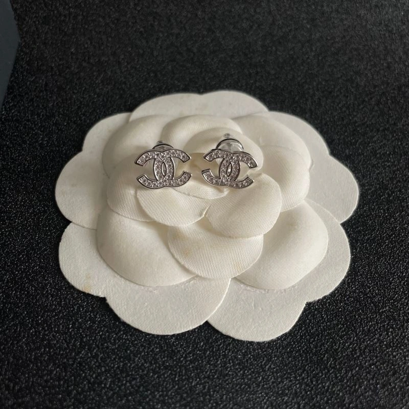 Chanel Earrings Durable 226100