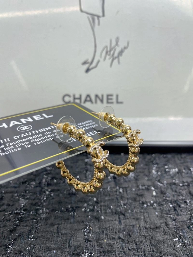 Versatile Chanel Earrings 226107