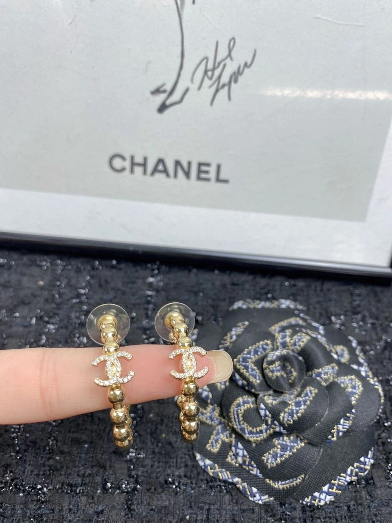 Versatile Chanel Earrings 226107