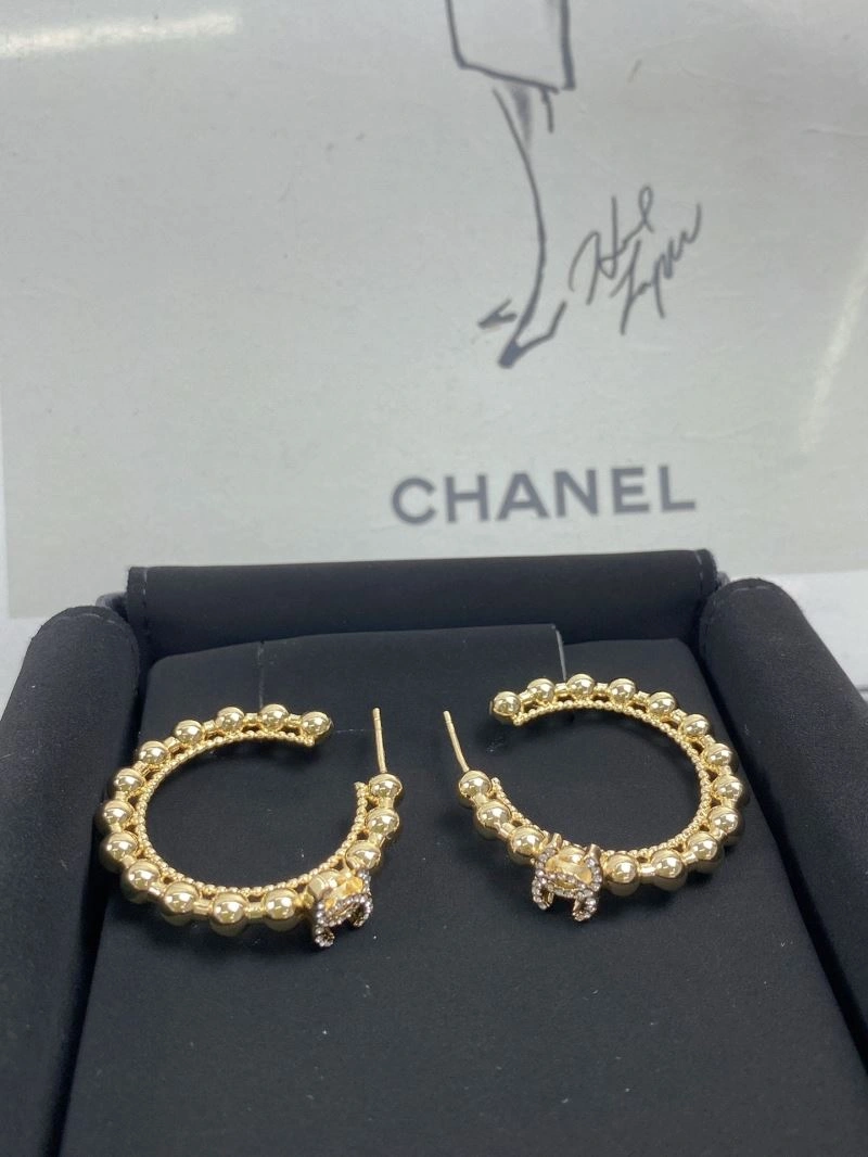 Versatile Chanel Earrings 226107