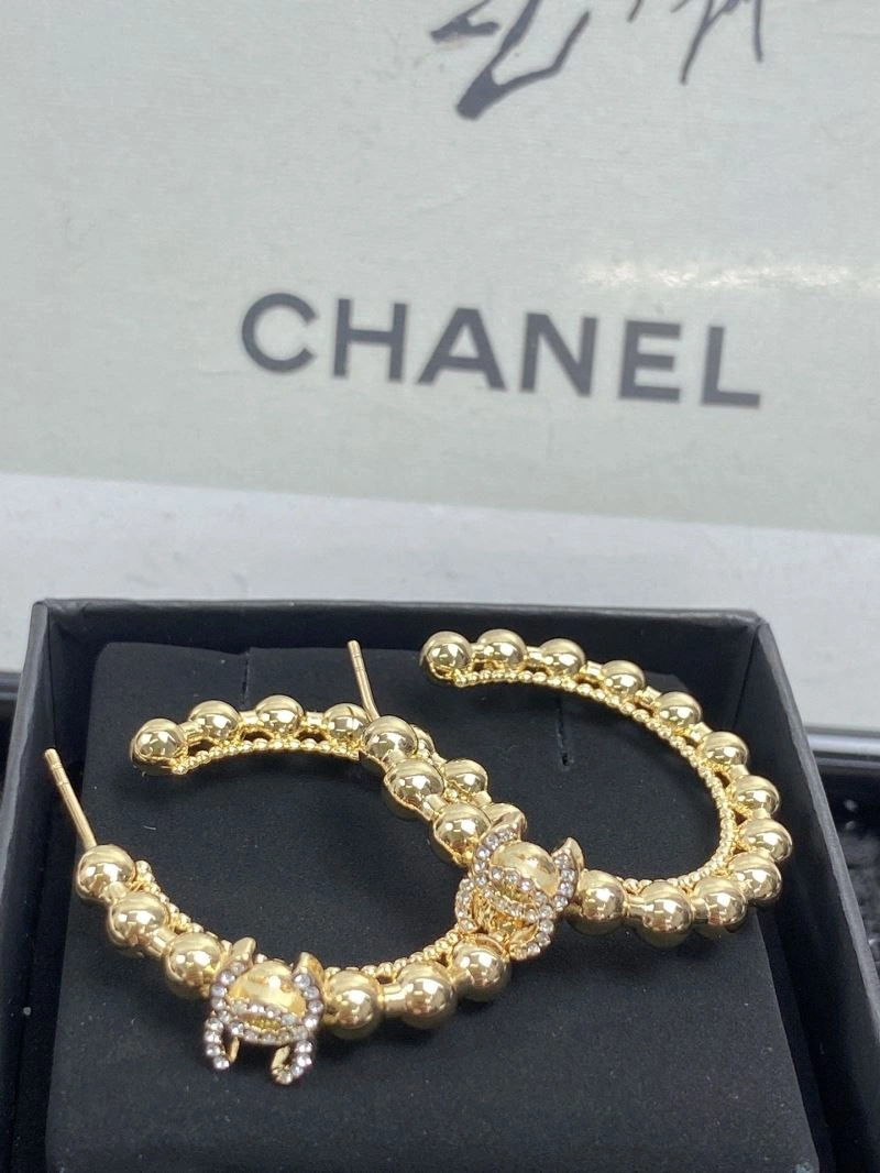 Versatile Chanel Earrings 226107