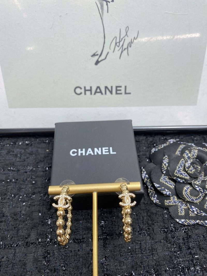 Versatile Chanel Earrings 226107