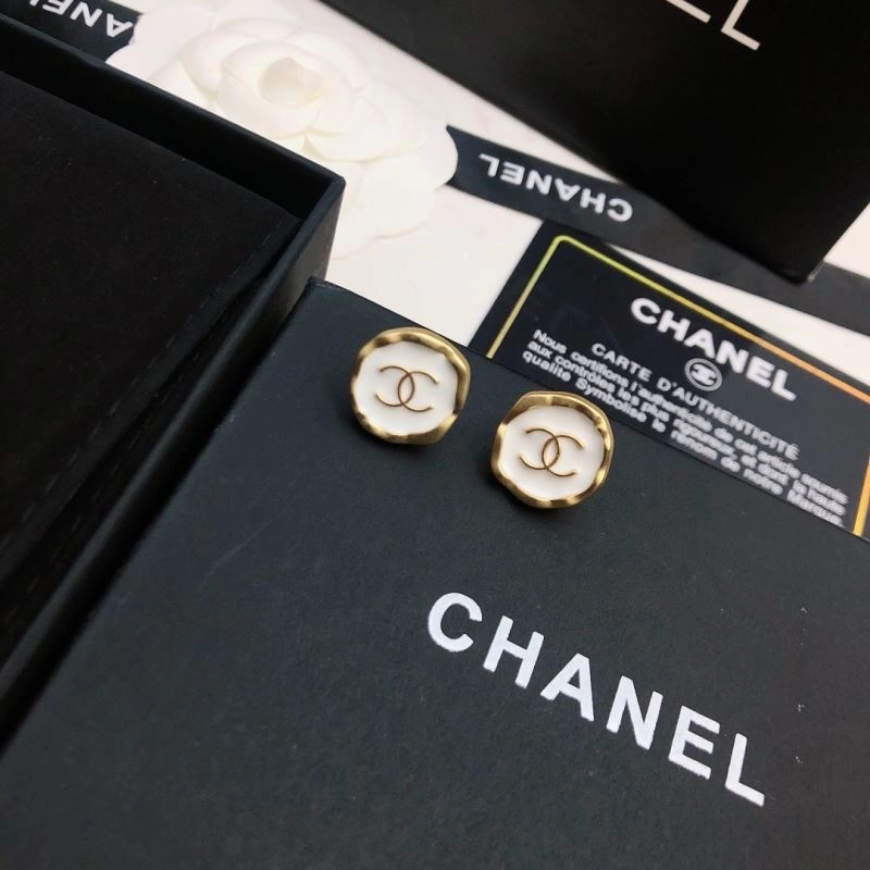 Sophisticated Chanel Earrings 226083