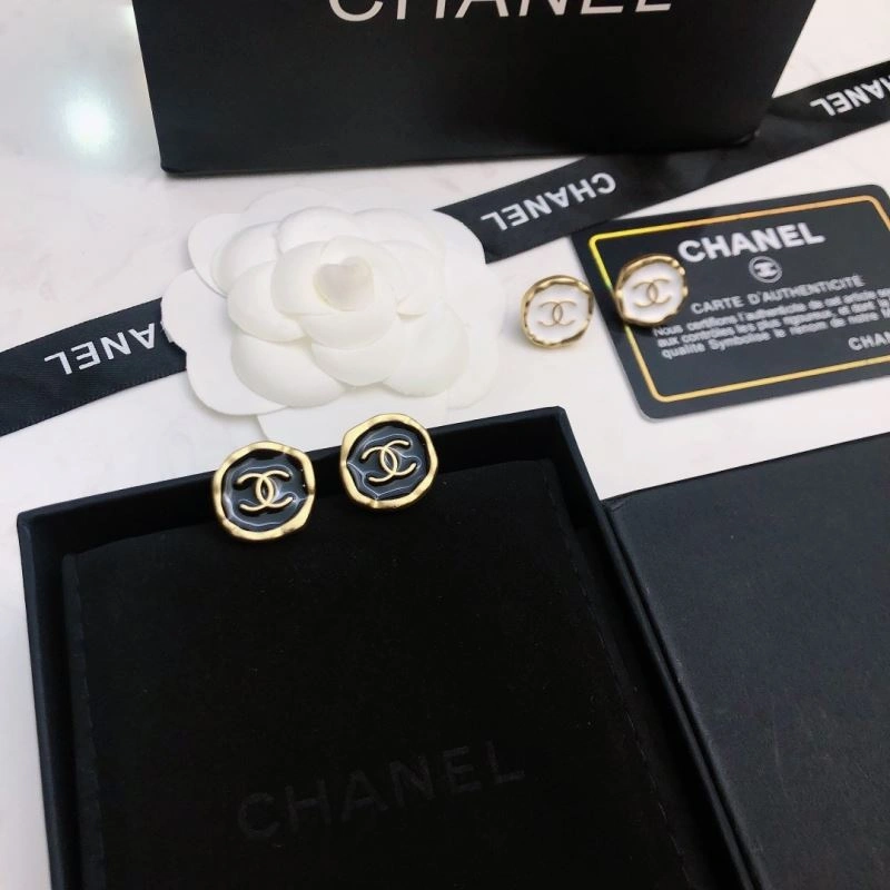 Sophisticated Chanel Earrings 226083