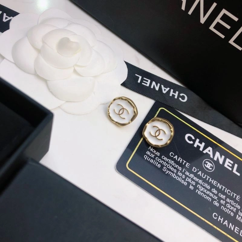 Sophisticated Chanel Earrings 226083