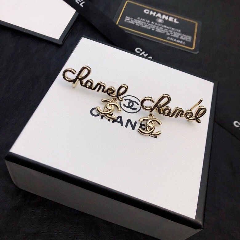 Lightweight Chanel Earrings 226132
