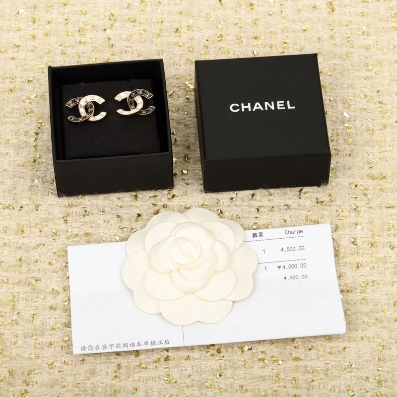 Chanel Earrings SmoothTexture 226123