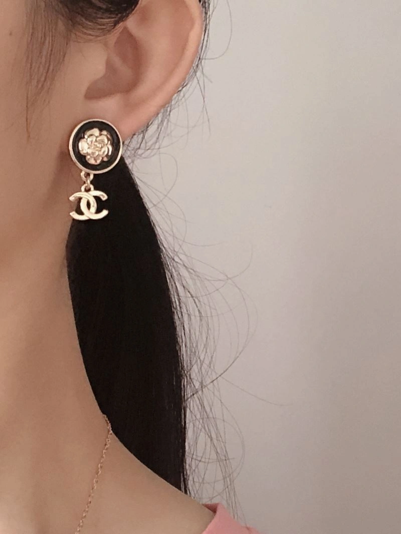 Unique Chanel Earrings 226079