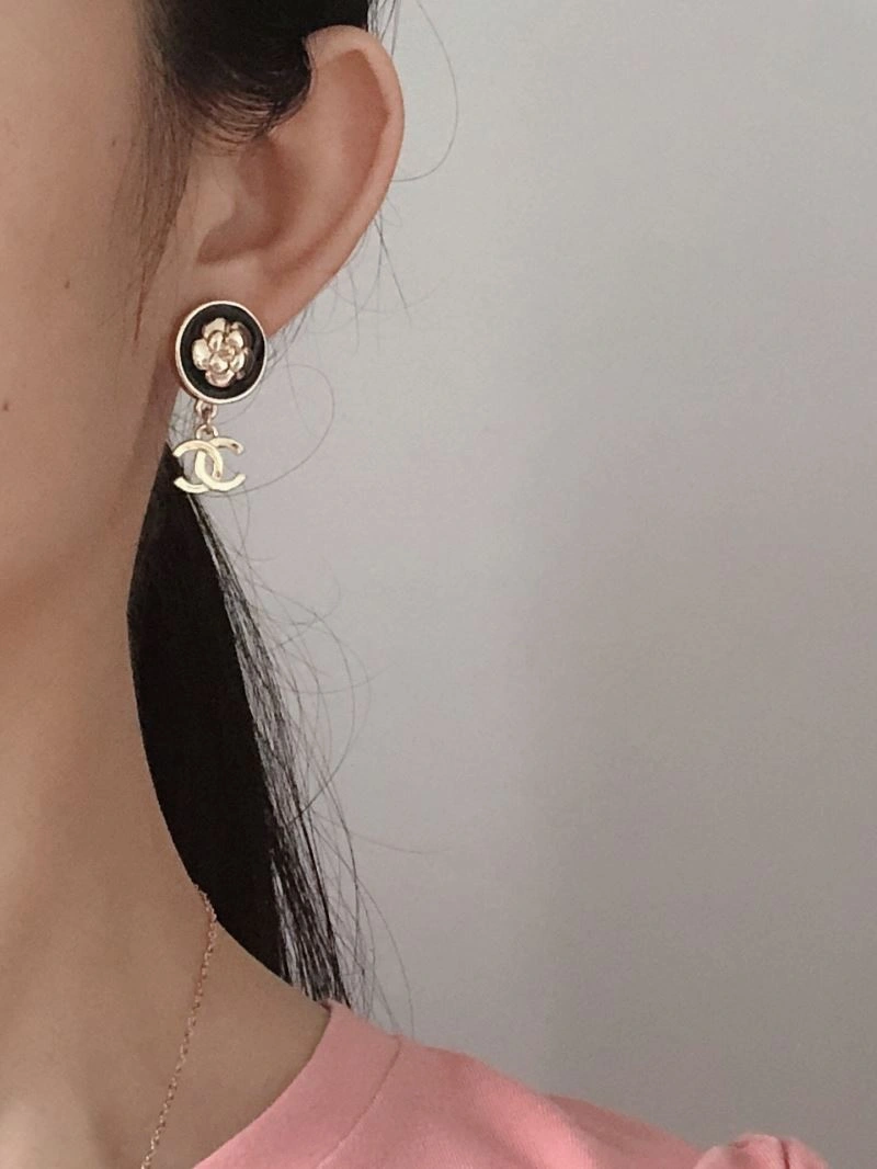 Unique Chanel Earrings 226079