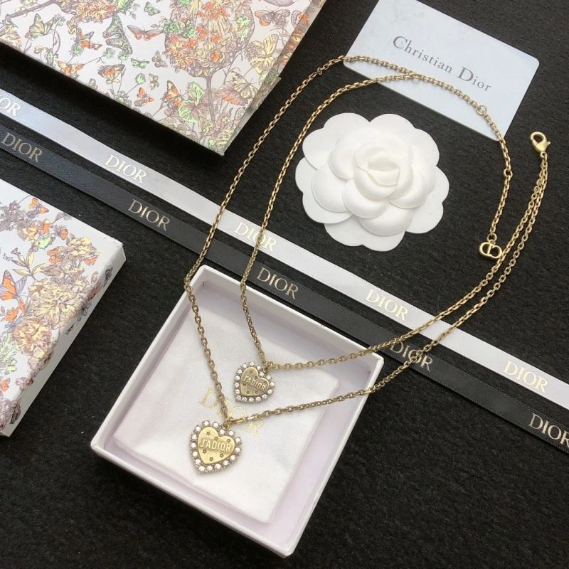 Chanel Earrings Lightweight 226069