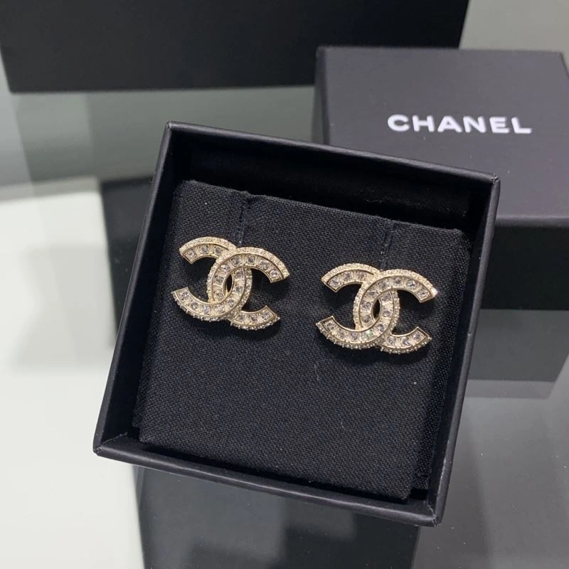 Effortless Chanel Earrings 226057