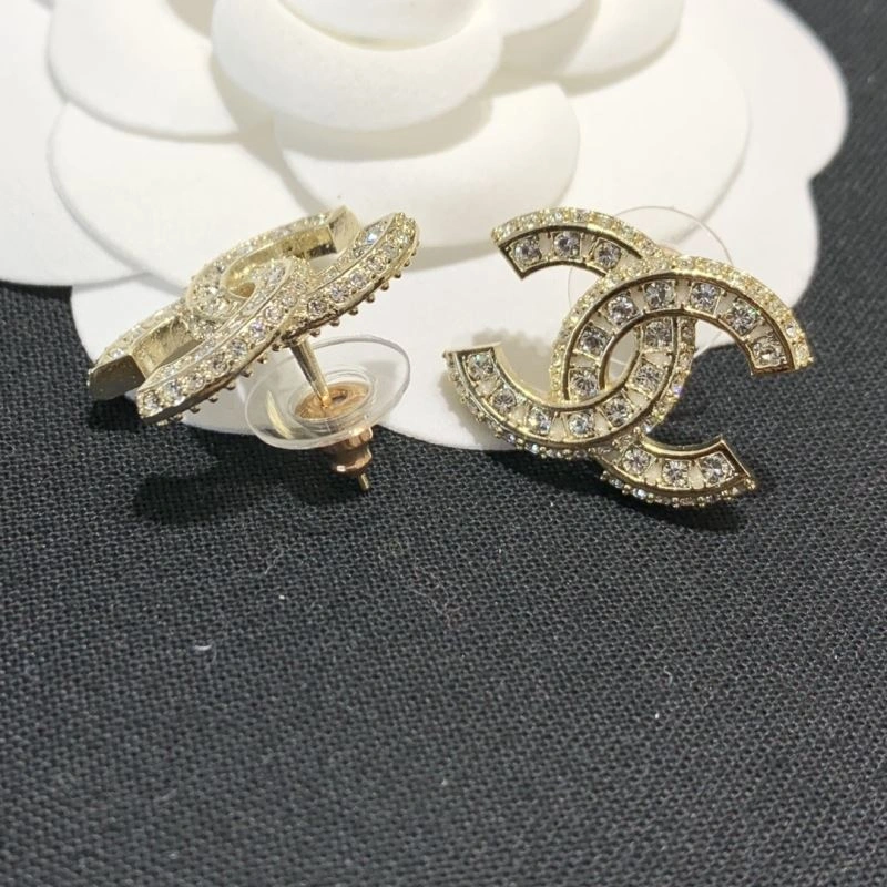 Effortless Chanel Earrings 226057