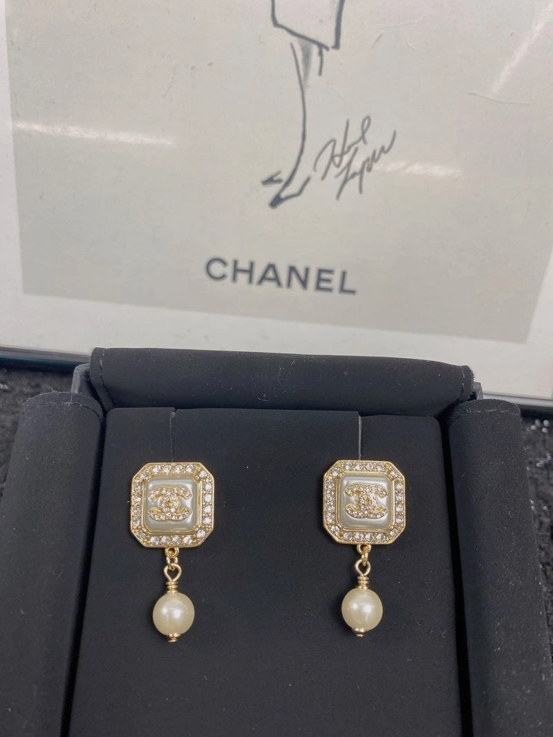 Chanel Earrings Durable 226039
