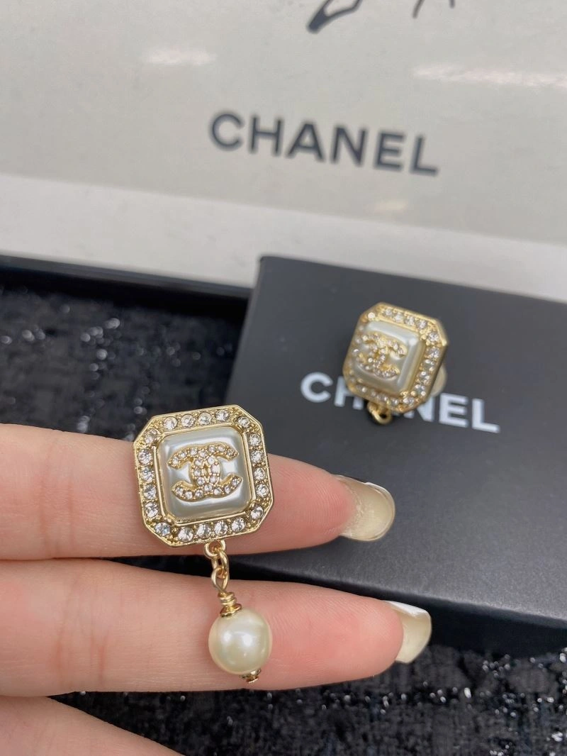 Chanel Earrings Durable 226039
