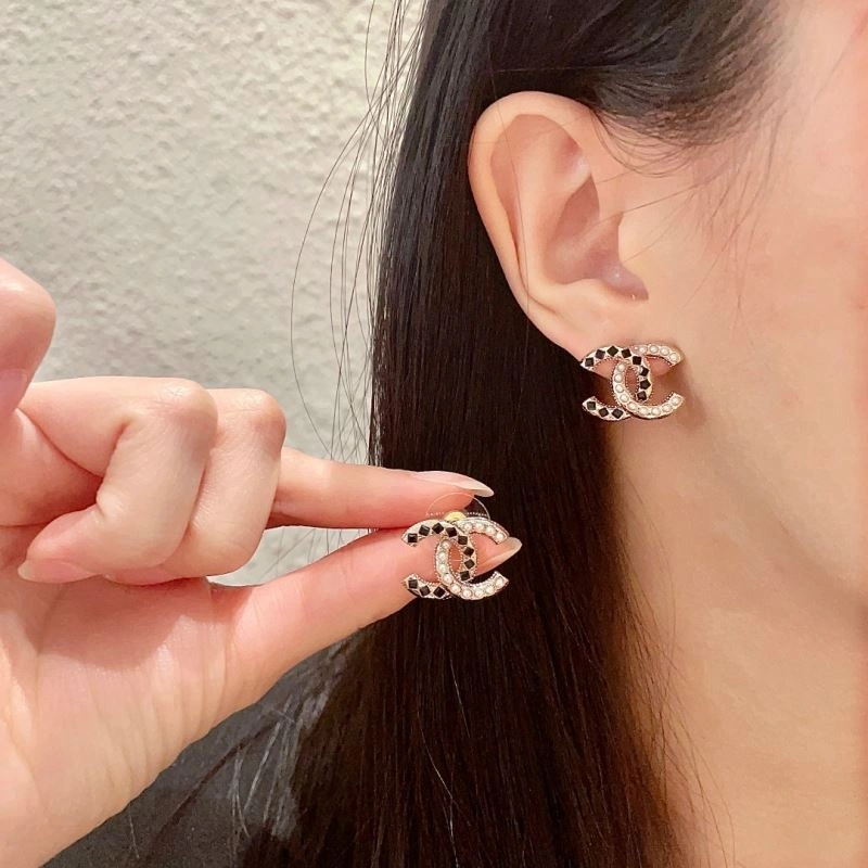 Trendsetting Chanel Earrings 226031