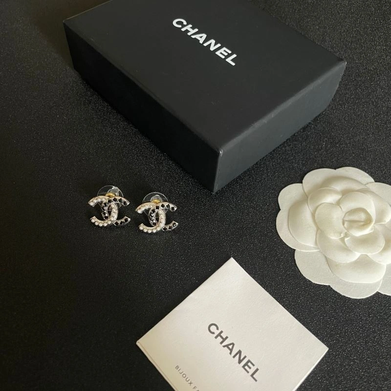 Trendsetting Chanel Earrings 226031