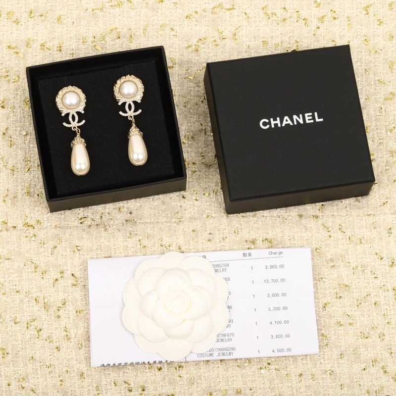 Chic Chanel Earrings 226020