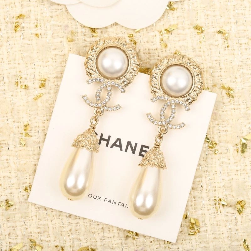 Chic Chanel Earrings 226020