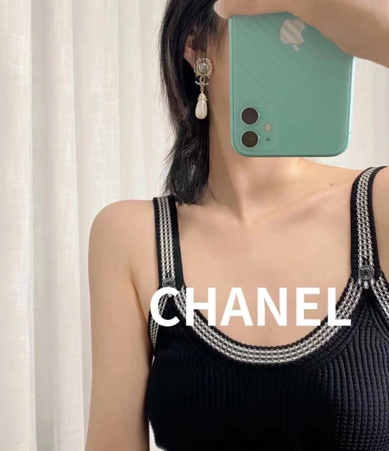 Chic Chanel Earrings 226020
