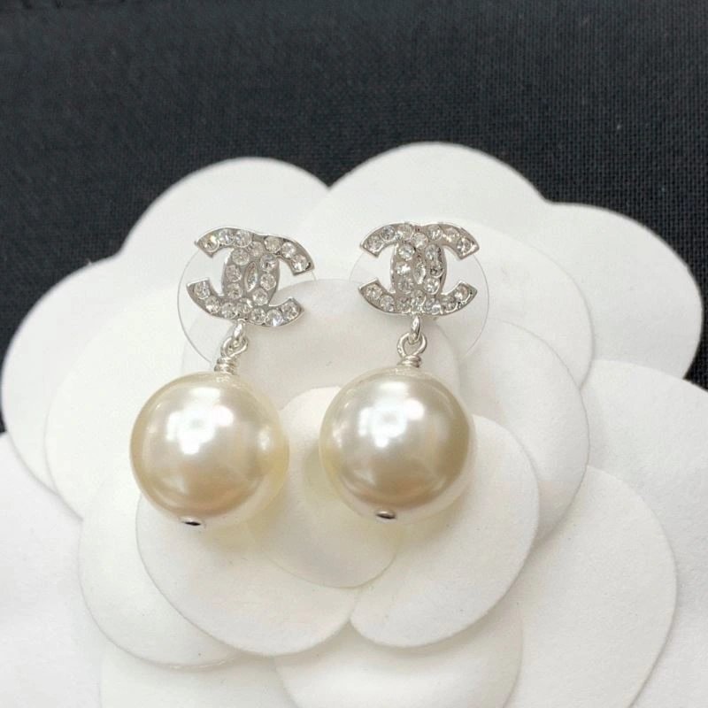 Chanel Earrings Cozy 225988
