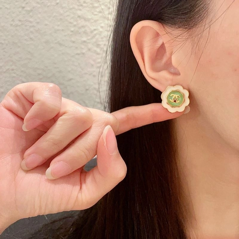 Neat Chanel Earrings 225957
