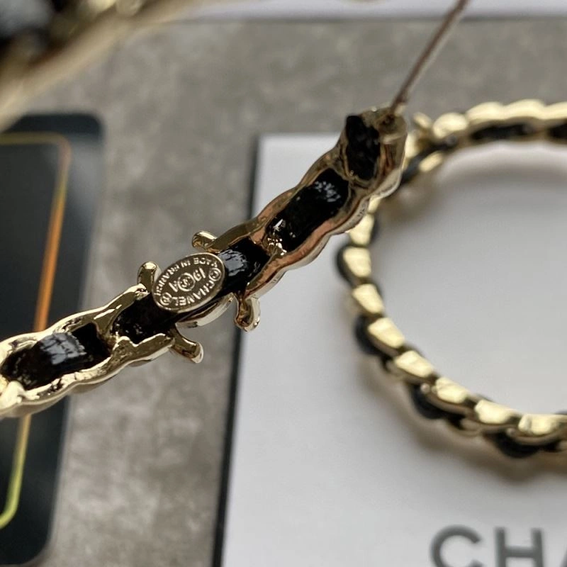 Chanel Earrings Comfortable 225947