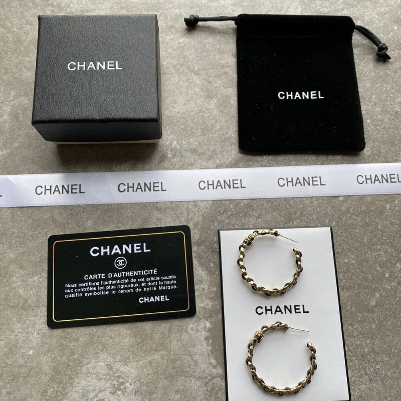 Chanel Earrings Comfortable 225947