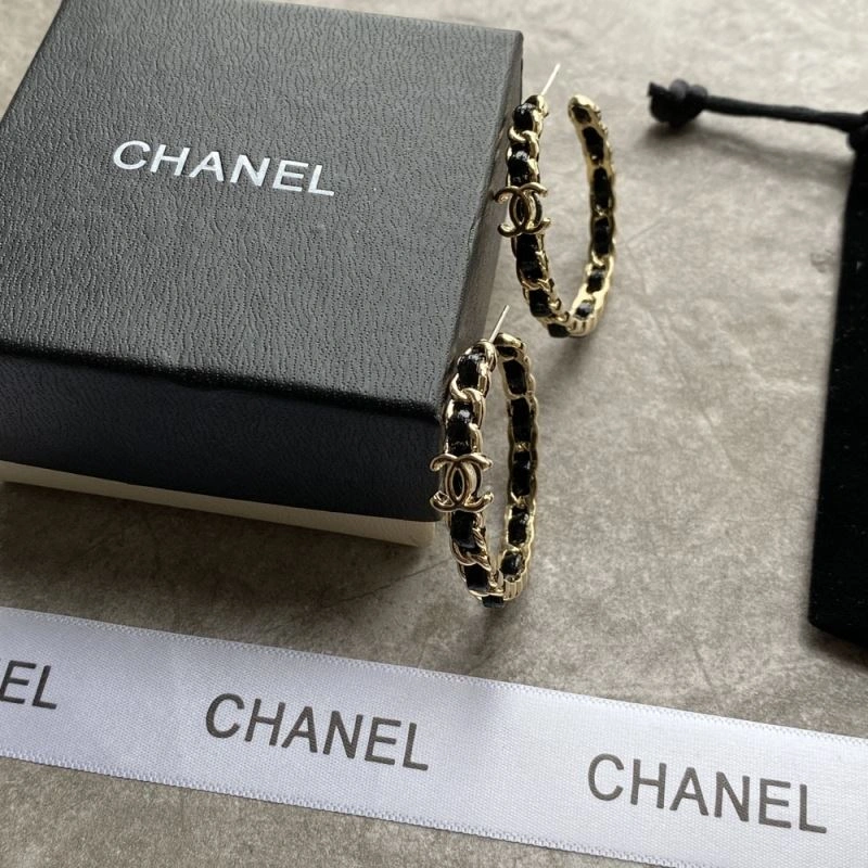 Chanel Earrings Comfortable 225947