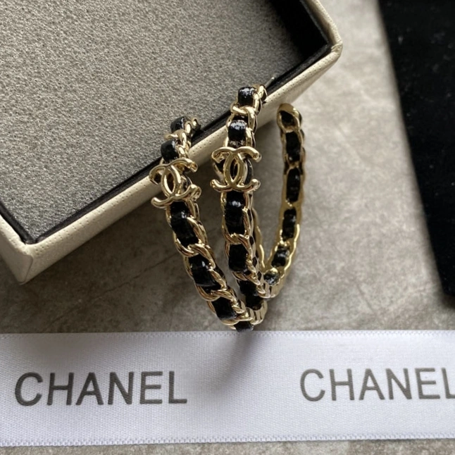 Chanel Earrings Comfortable 225947