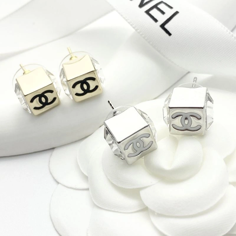 Compact Chanel Earrings 225923