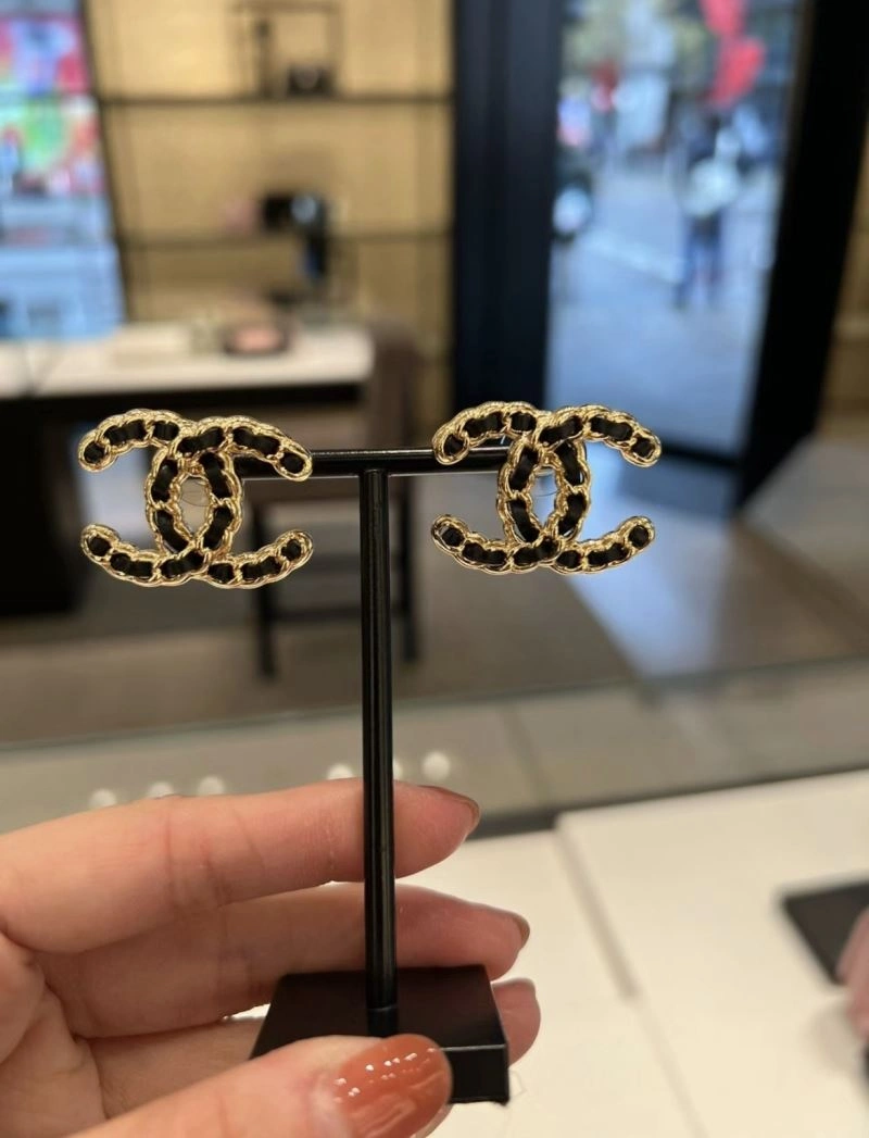 Snug Chanel Earrings 225931