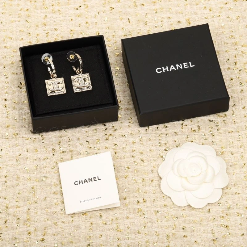 Chanel Earrings Bold 225896