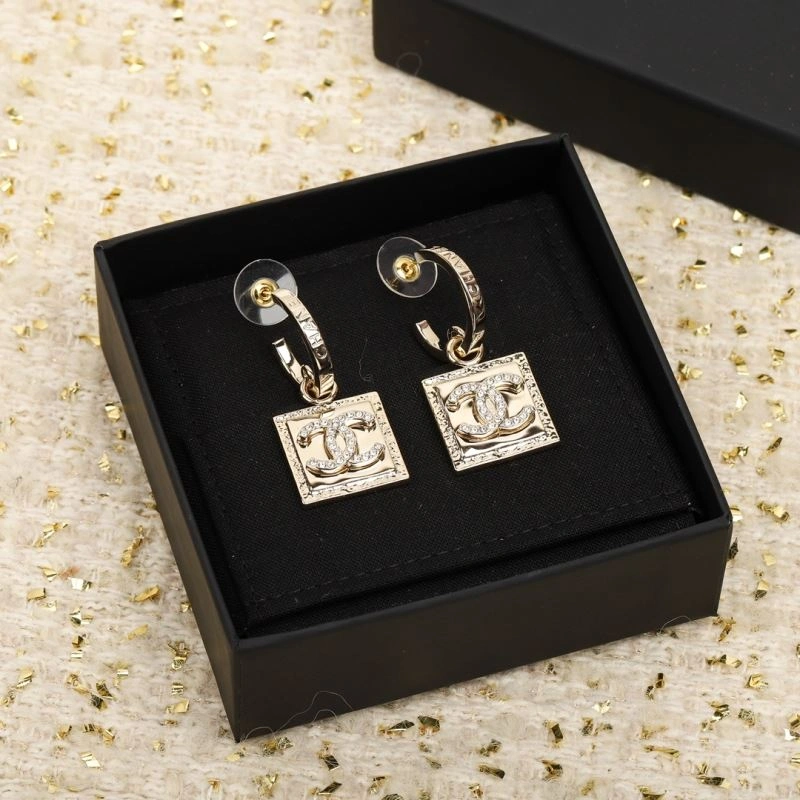 Chanel Earrings Bold 225896