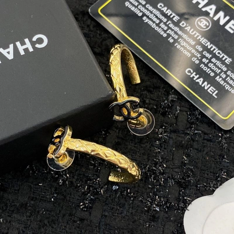 Lightweight Chanel Earrings 226000